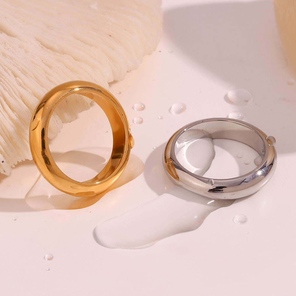 Fashionable, simple and versatile popular ring accessories made of stainless steel plated with 18K gold, thick and solid, plain ring for women