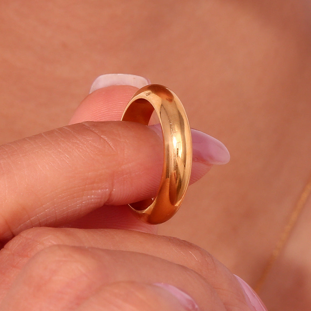 Fashionable, simple and versatile popular ring accessories made of stainless steel plated with 18K gold, thick and solid, plain ring for women